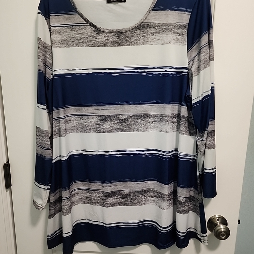 Lily Women’s Navy and White Striped Scoop Neck Top